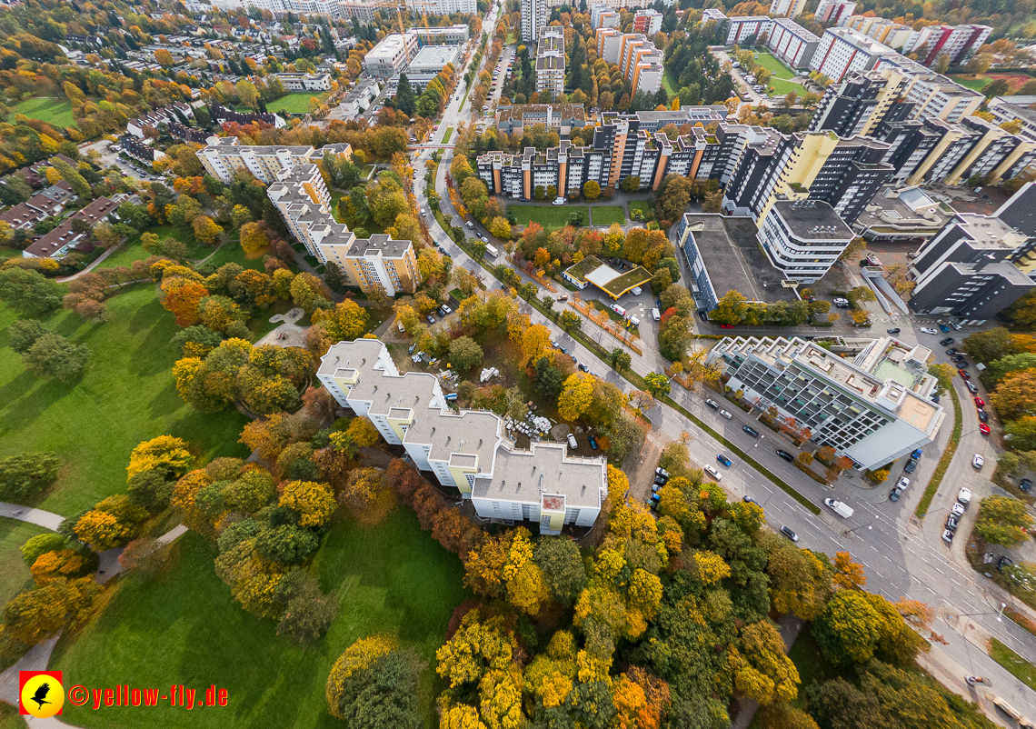 13.10.2022 - Marx-Zenrtum am Karl-Marx-Ring in Neuperlach